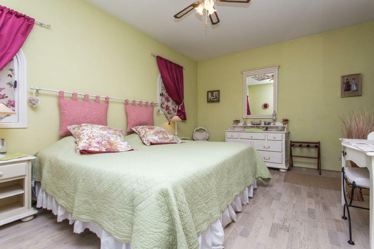 Mas Du Roc Bed & Breakfast Grasse Exterior photo