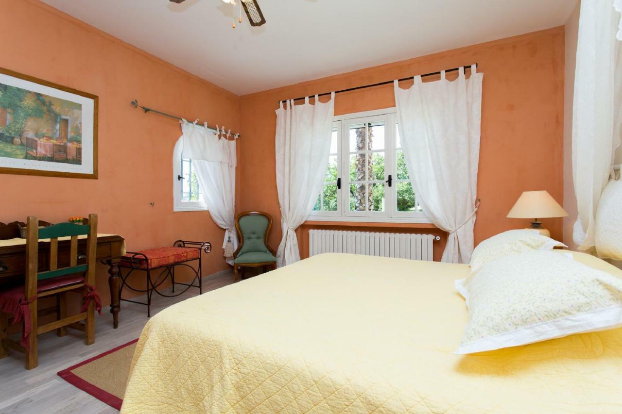 Mas Du Roc Bed & Breakfast Grasse Exterior photo